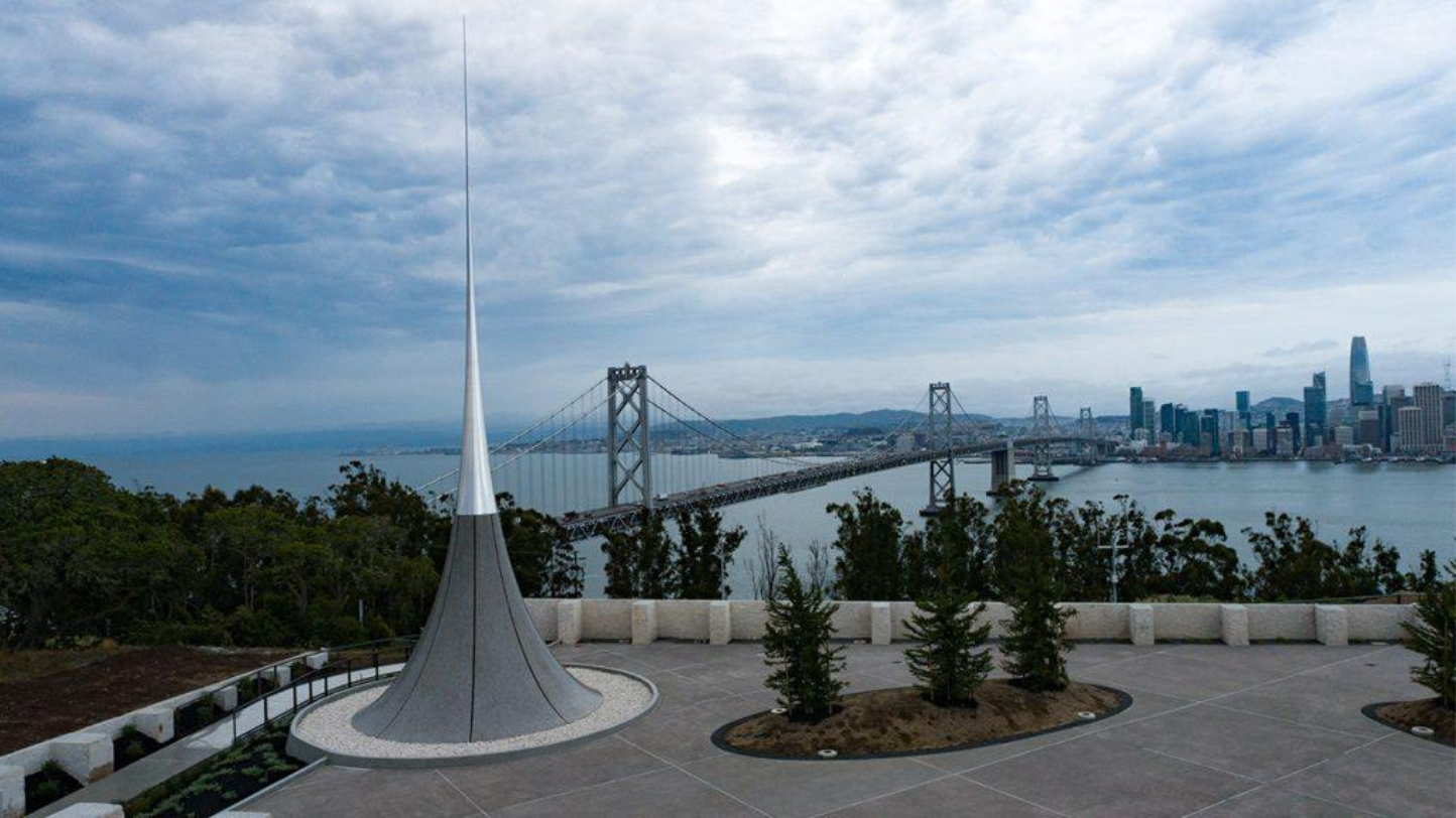 Hiroshi Sugimoto revela escultura que perfura o céu de São Francisco | P55 Magazine | p55-art-auctions