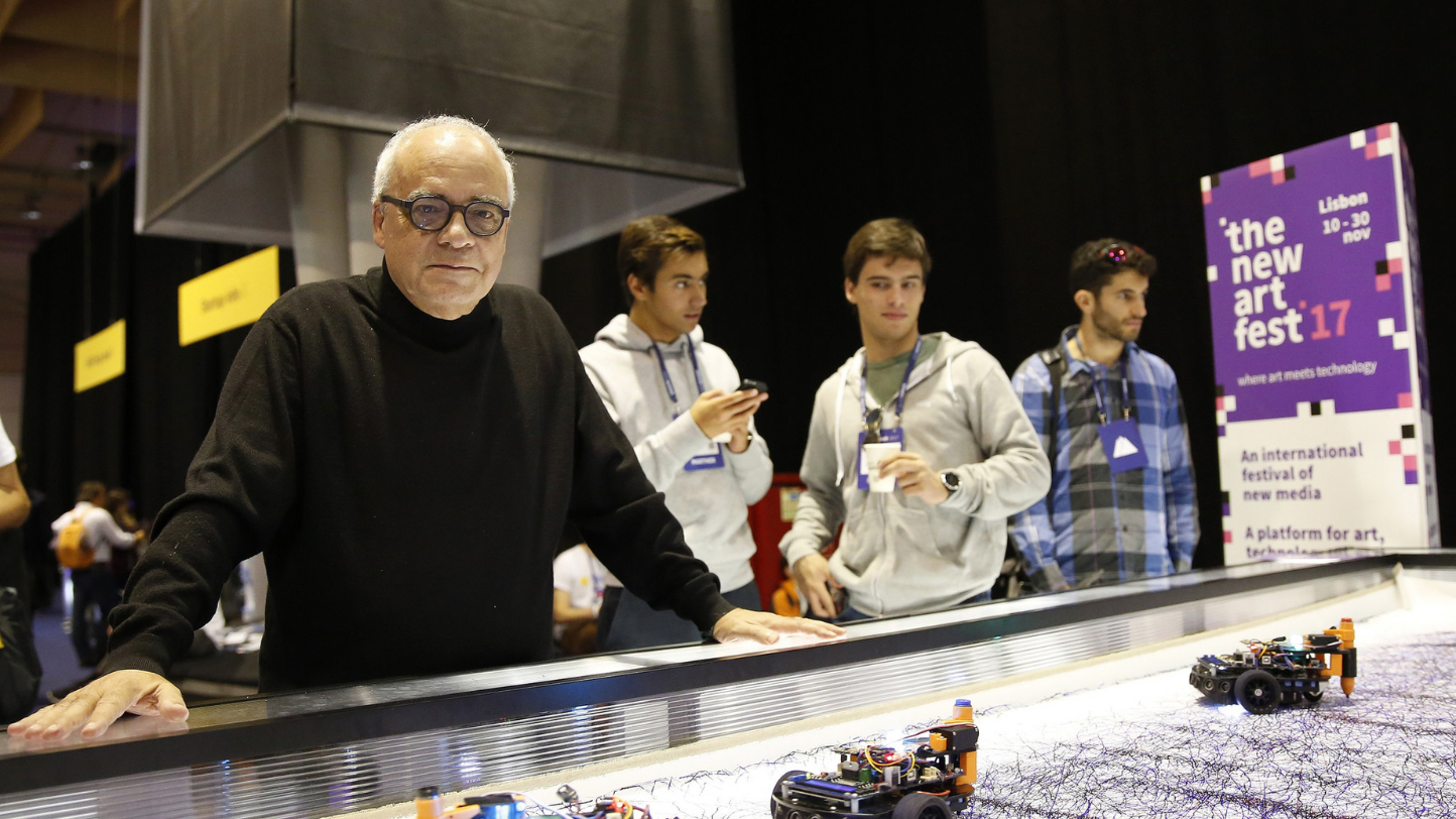 Leonel Moura e a Emergência da Inteligência Artificial | P55 Magazine | p55-art-auctions