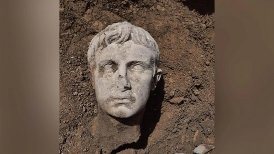 Polícia recupera cabeça de mármore romana 50 anos após roubo