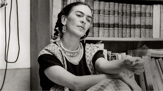 Qual é a história da artista mexicana Frida Kahlo?
