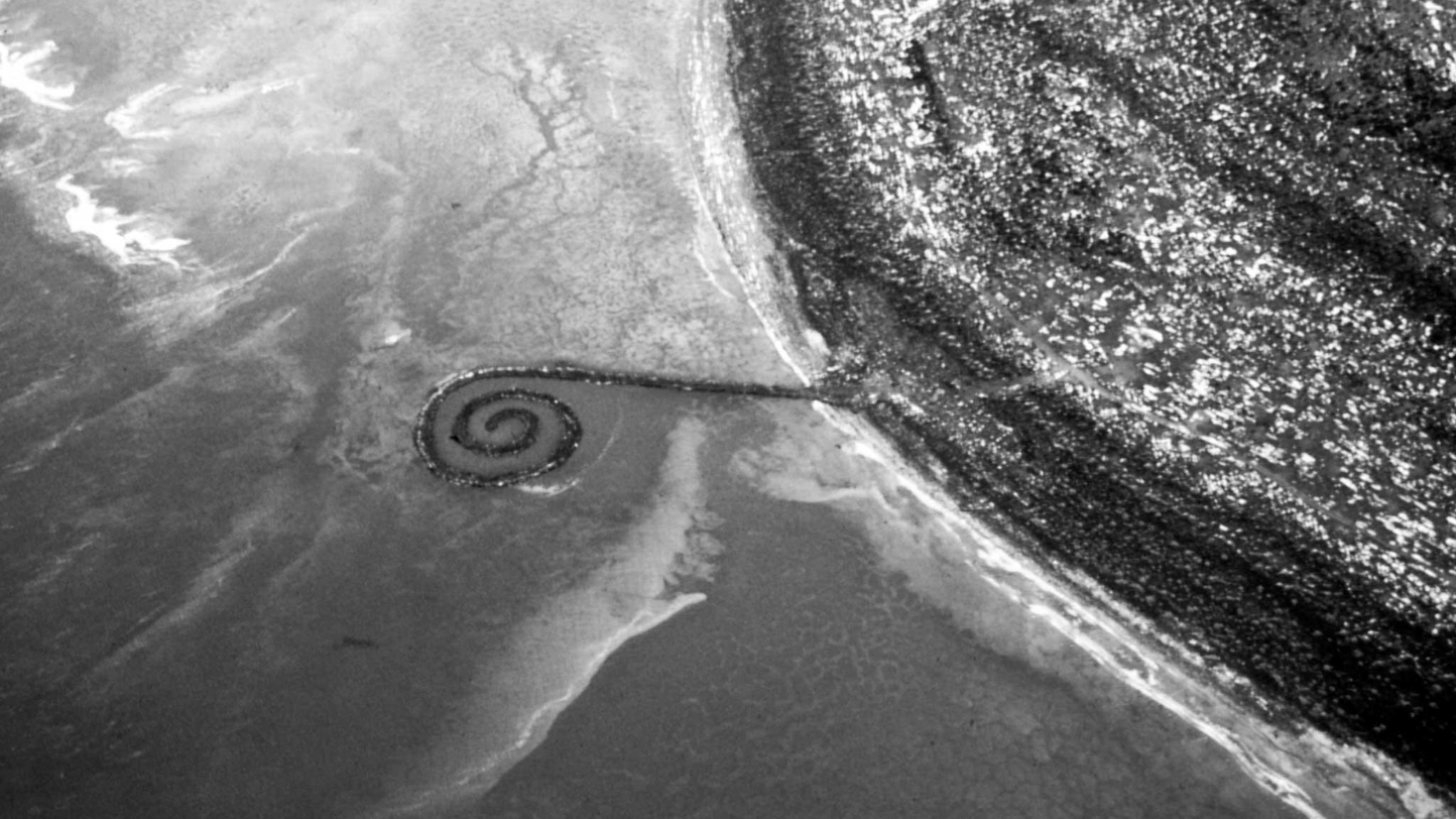 Imagens de arquivo da "Spiral Jetty" de Robert Smithson | P55 Magazine | p55-art-auctions