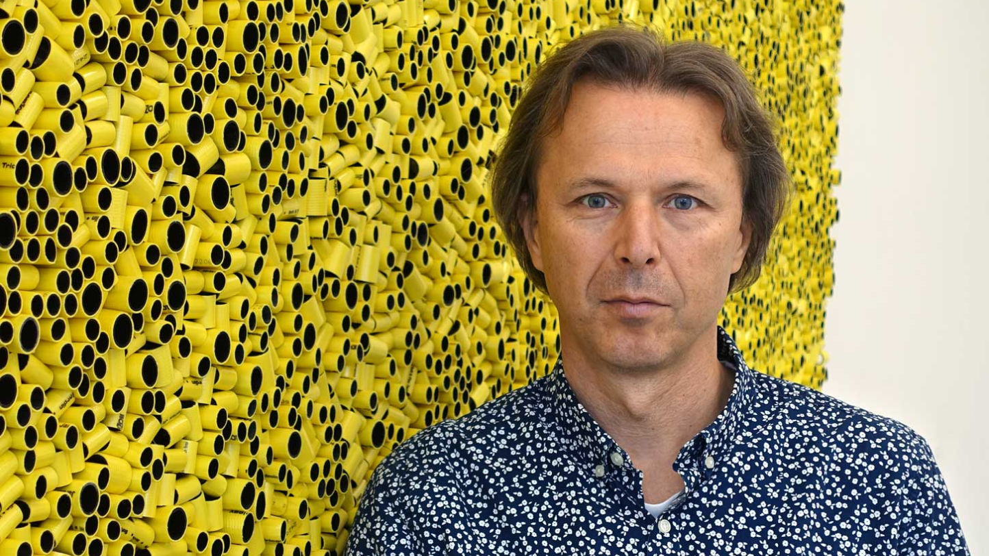 Quem é o artista contemporâneo Şakir Gökçebağ? | P55 Magazine | p55-art-auctions