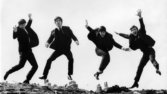 Beatles com "Now and then" voltam ao topo das tabelas britânicas