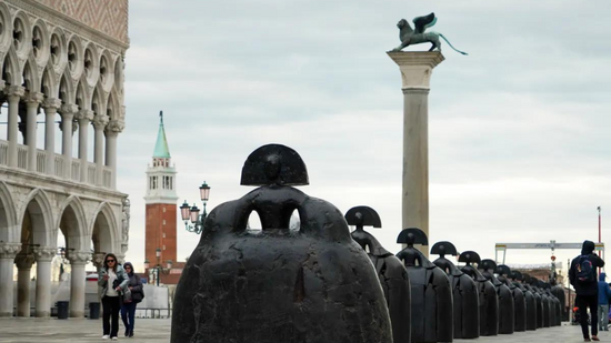 Itália condena extrema "Bienalização" de Veneza