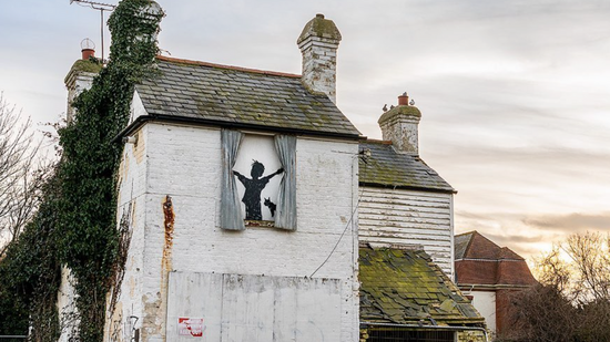 O artista Banksy criou obra para ser destruída a seguir