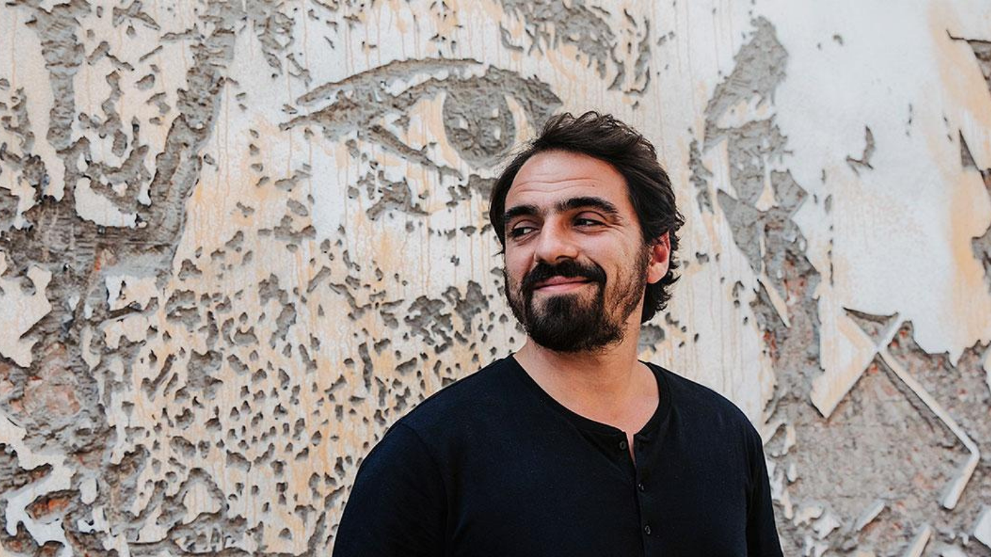 O artista Vhils lançou um novo NFT com o nome Rupture