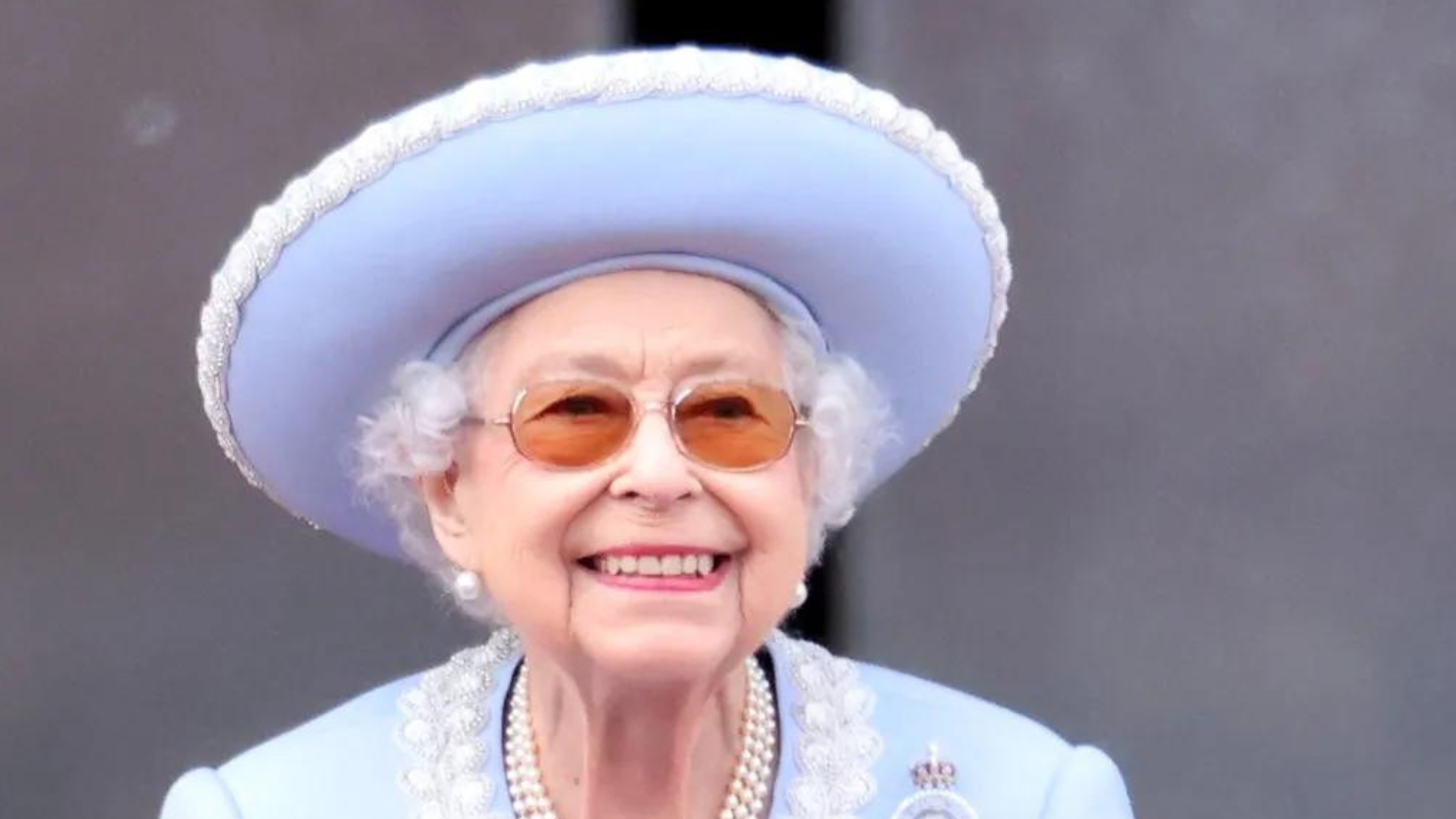 Dos Sex Pistols aos Simpsons: Elizabeth II e a cultura popular | P55 Magazine | p55-art-auctions