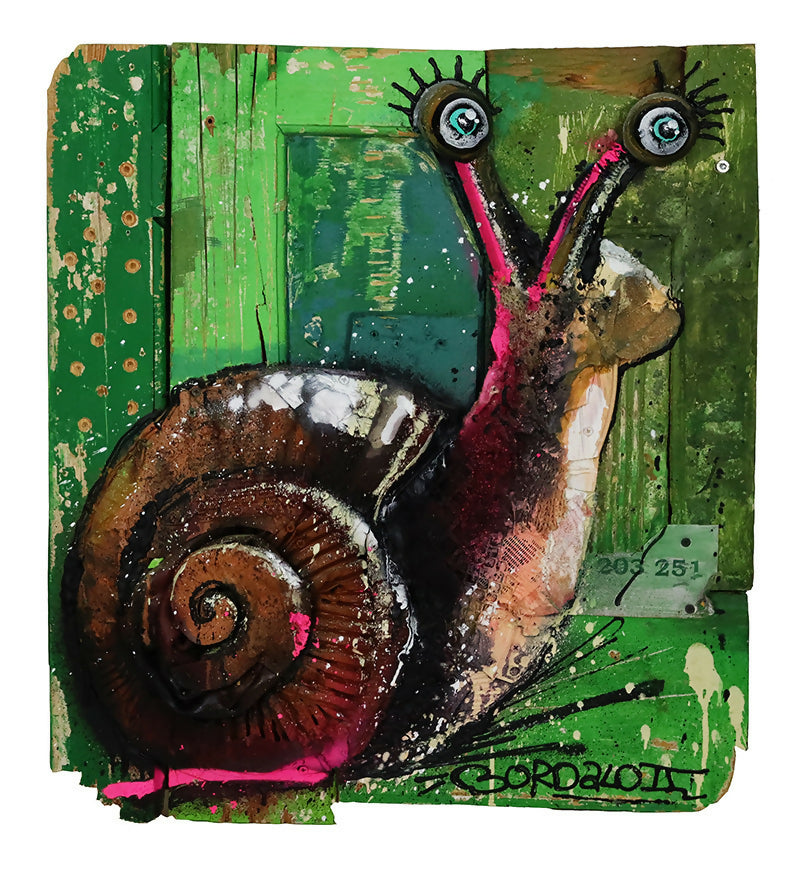 Bordalo II - Pink Snail - Escultura
