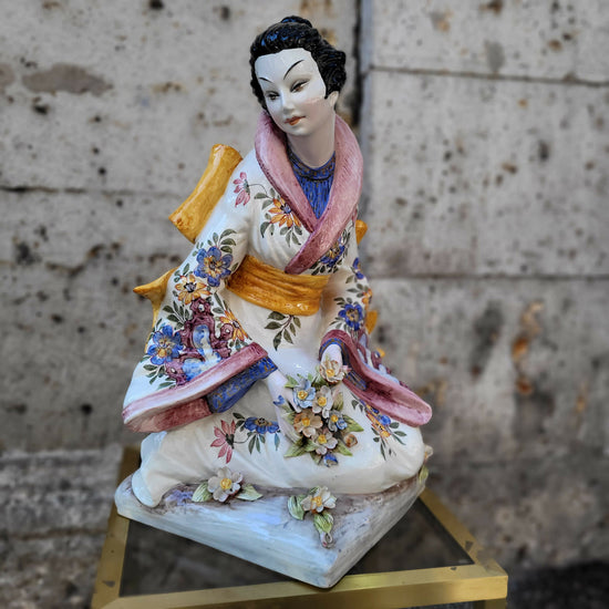 
                  
                    geisha_porcelain (5)
                  
                